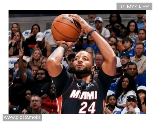 首秀狂砍38分!快船2换5大交易,瞬间改写NBA格局 首秀狂砍38分!快船2换5大交易,瞬间改写NBA格局